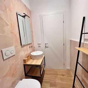 Deluxe Double Room Bath